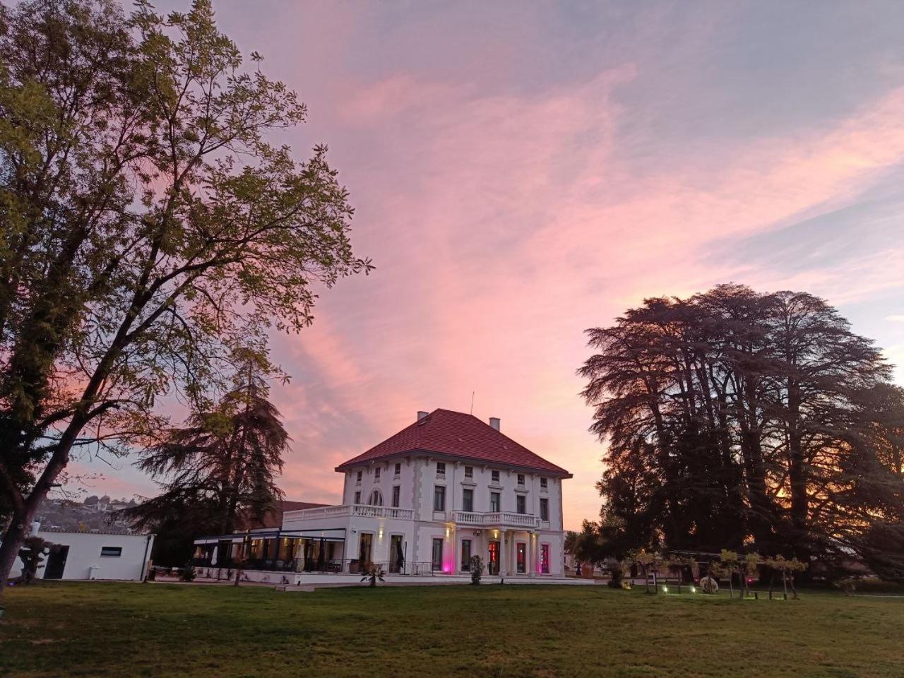 Hotel Sequoias Golf & Ressort Ruy-Montceau Exterior foto