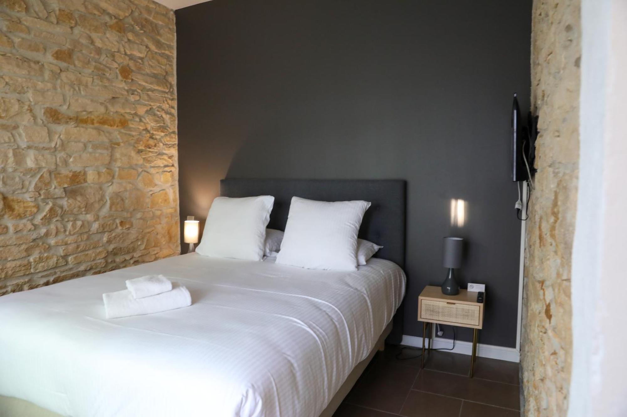 Hotel Sequoias Golf & Ressort Ruy-Montceau Exterior foto