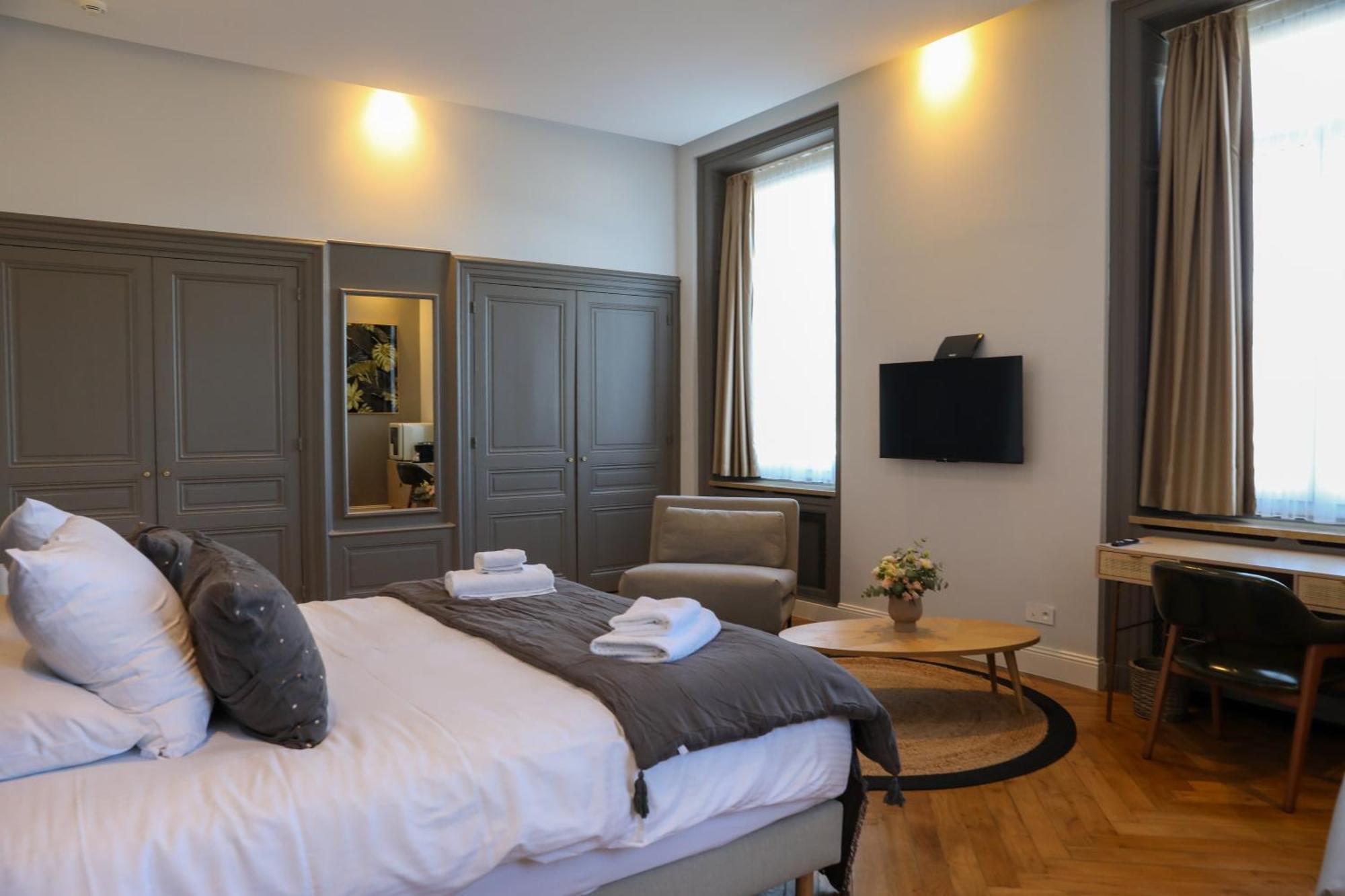 Hotel Sequoias Golf & Ressort Ruy-Montceau Exterior foto