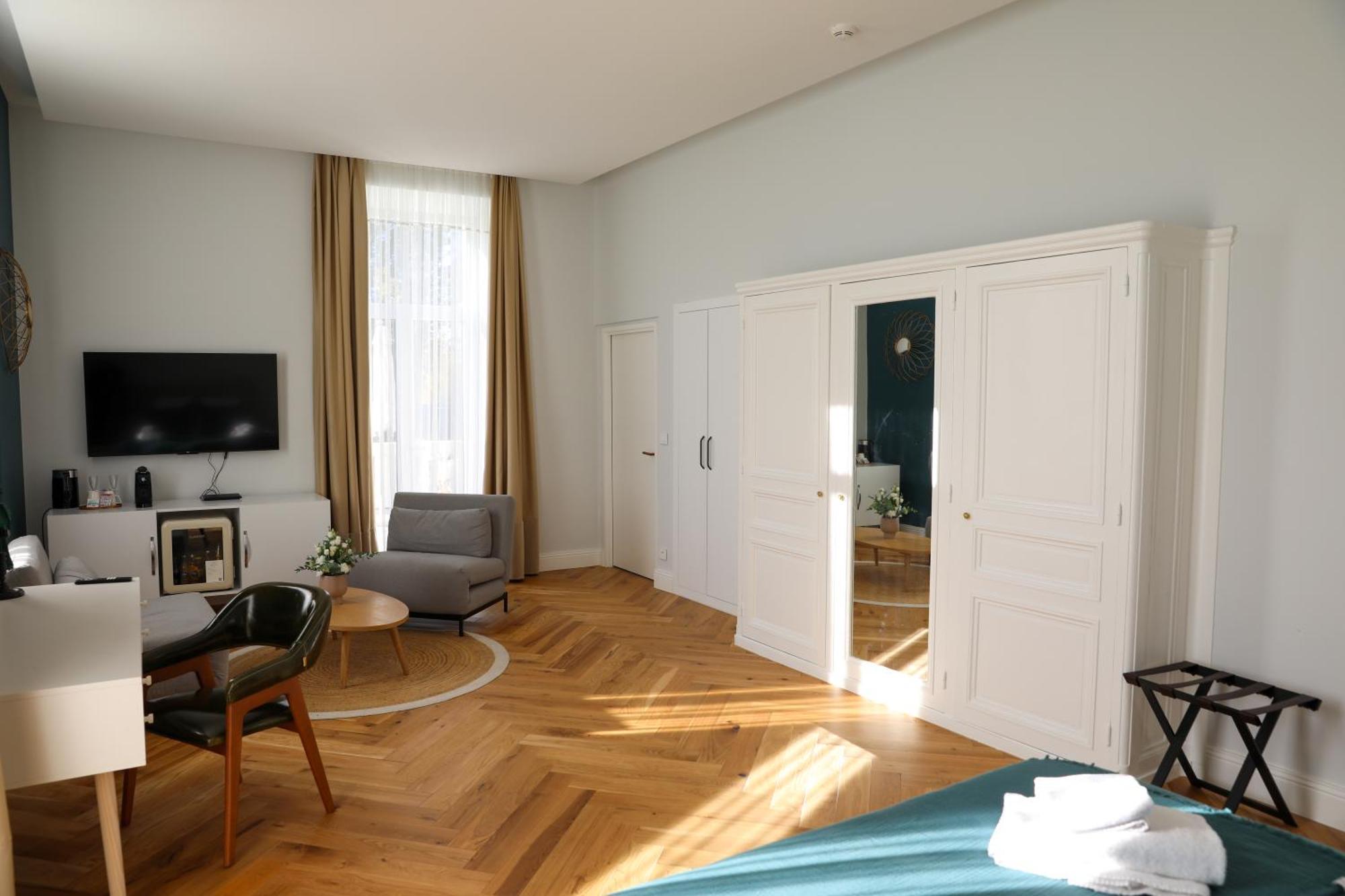 Hotel Sequoias Golf & Ressort Ruy-Montceau Exterior foto
