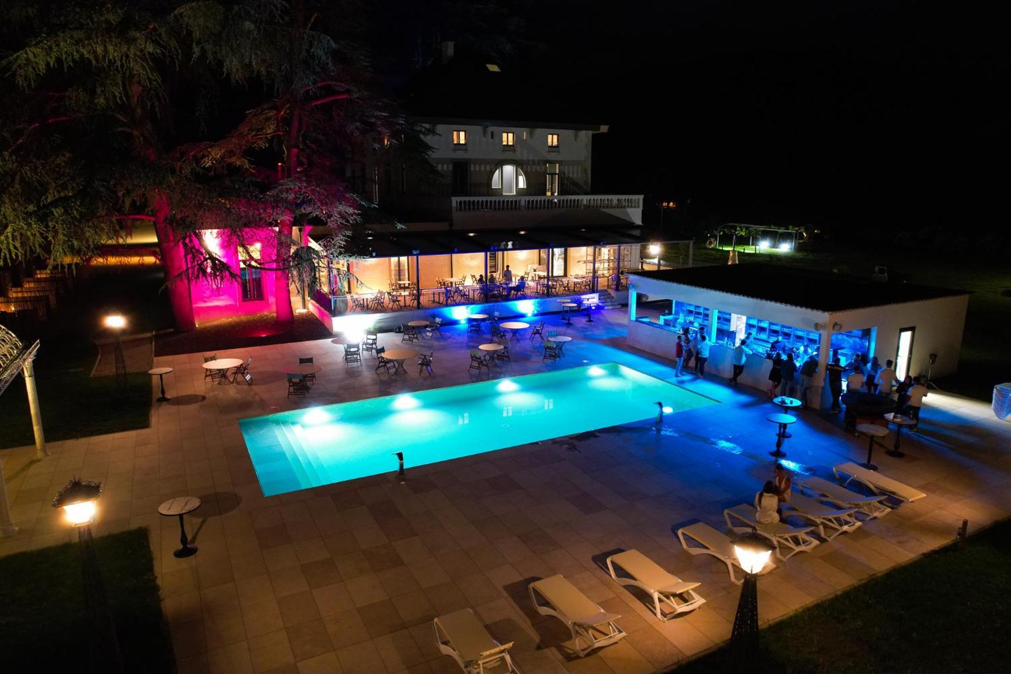 Hotel Sequoias Golf & Ressort Ruy-Montceau Exterior foto