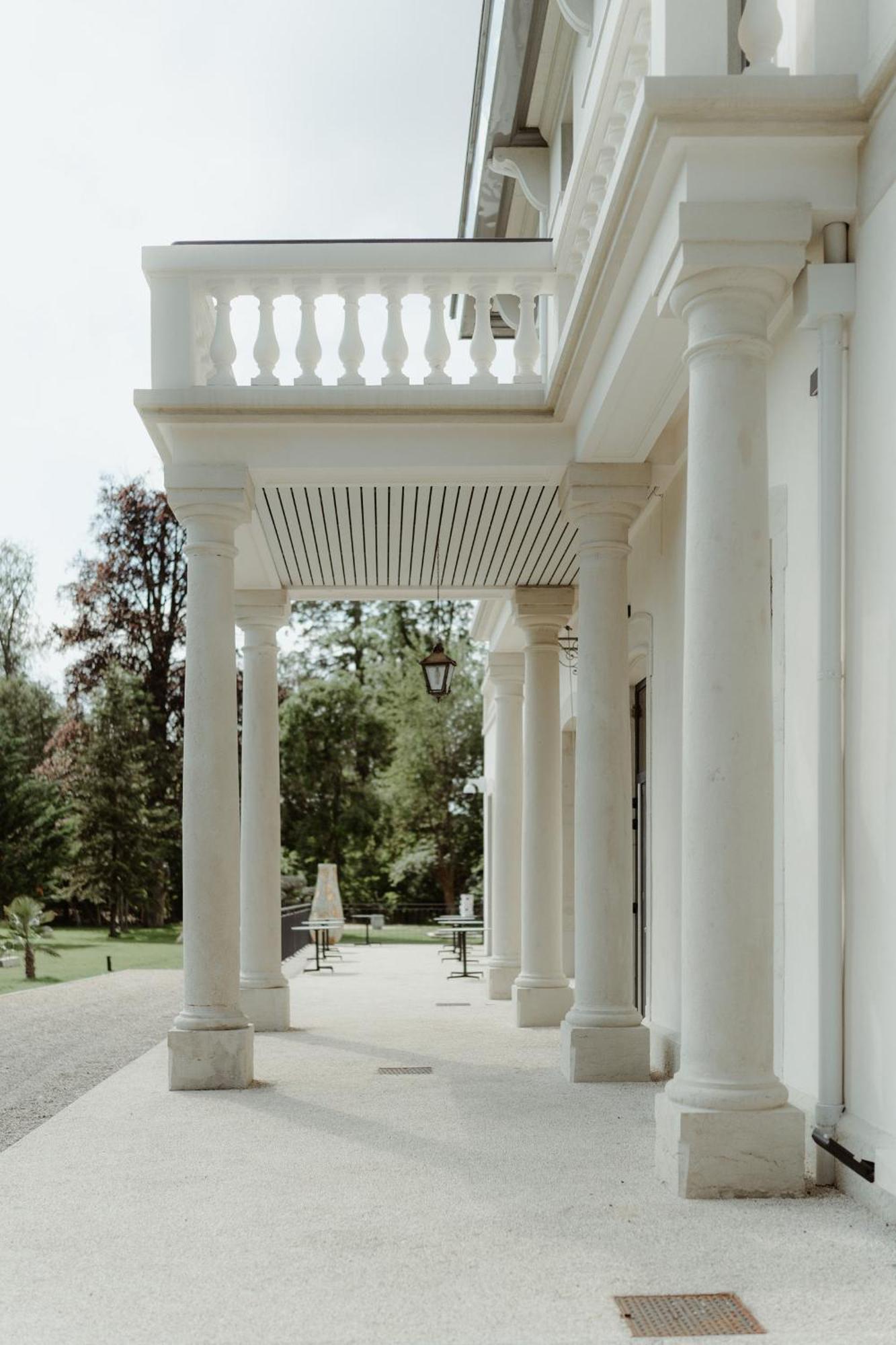 Hotel Sequoias Golf & Ressort Ruy-Montceau Exterior foto